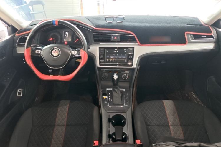 Used Volkswagen Lamando 2019 230TSI DSG Fashion Edition China V Standard Center Console