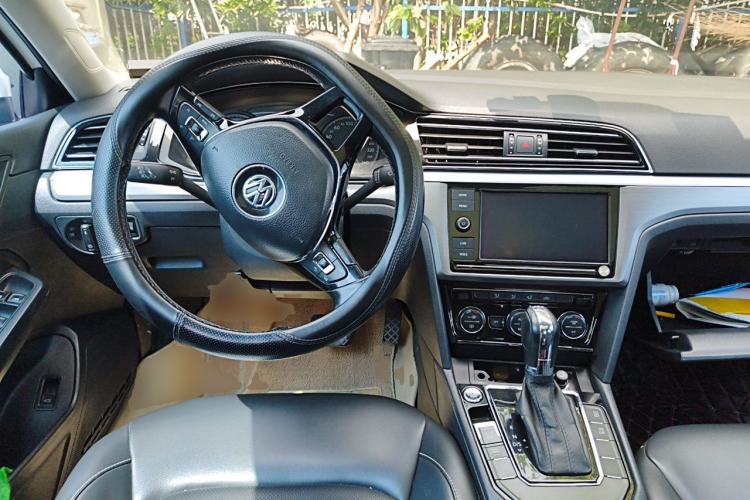 Used Volkswagen Lamando 2019 280TSI DSG Comfort Edition China V Standard Center Console
