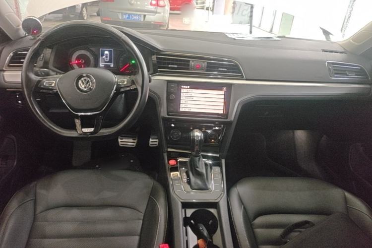 Used Volkswagen Lamando 2019 280TSI DSG Comfort Edition China VI standard Center Console