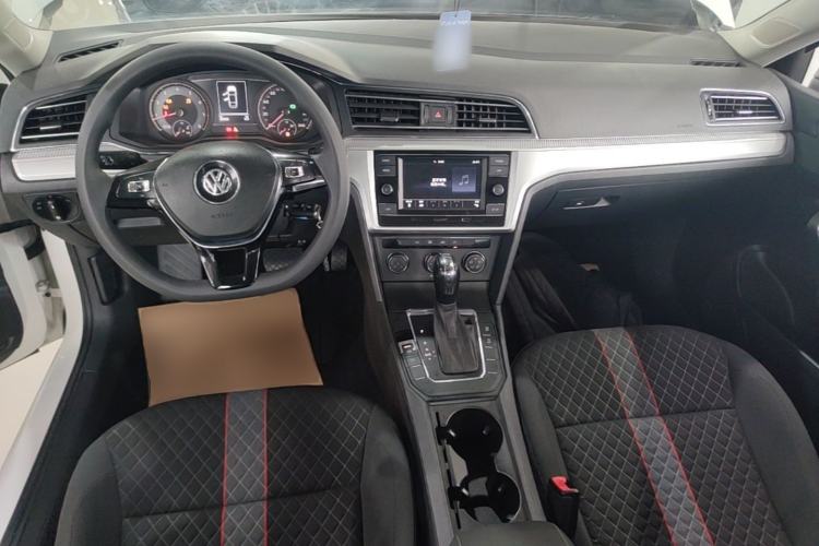 Used Volkswagen Lamando 2019 230TSI DSG Fashion Edition China V Standard Center Console
