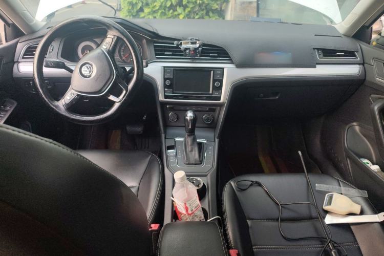Used Volkswagen Lamando 2019 230TSI DSG Fashion Edition China VI Center Console