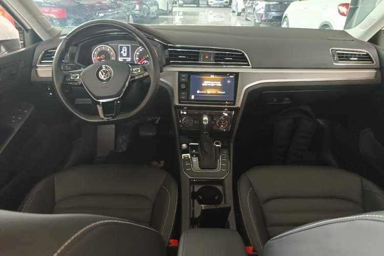 Used Volkswagen Lamando 2019 280TSI DSG Comfort Edition China VI standard Center Console