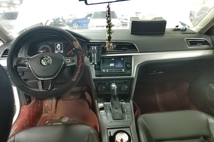 Used Volkswagen Lamando 2019 230TSI DSG Fashion Edition China VI Center Console