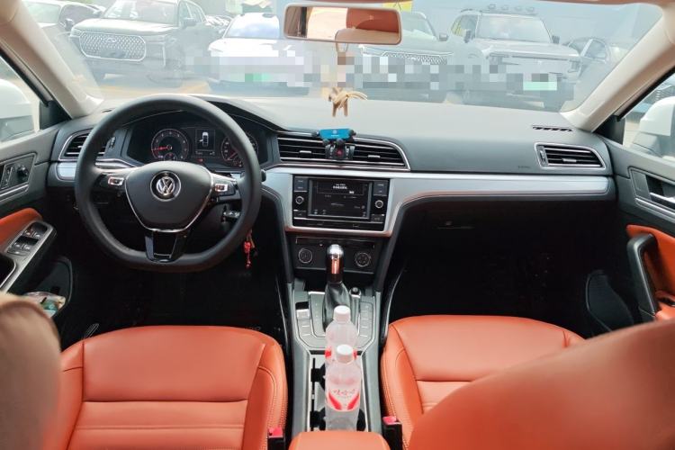 Used Volkswagen Lamando 2019 230TSI DSG Fashion Edition China VI Center Console