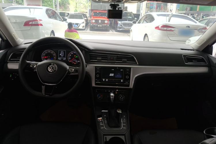 Used Volkswagen Lamando 2019 230TSI DSG Fashion Edition China VI Center Console