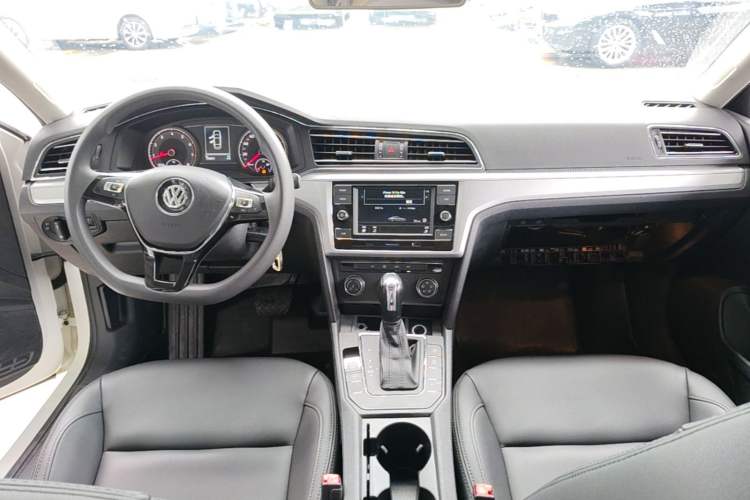 Used Volkswagen Lamando 2019 230TSI DSG Fashion Edition China V Standard Center Console