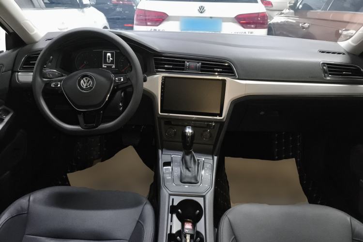 Used Volkswagen Lamando 2019 230TSI DSG Fashion Edition China VI Center Console