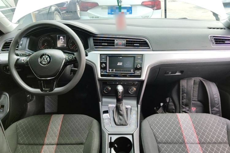 Used Volkswagen Lamando 2019 230TSI DSG Vision Edition China VI Standard Center Console