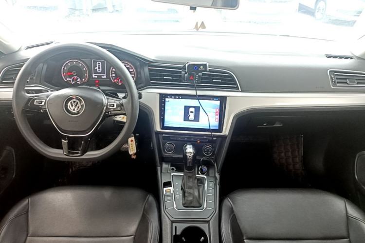 Used Volkswagen Lamando 2019 230TSI DSG Fashion Edition China VI Center Console