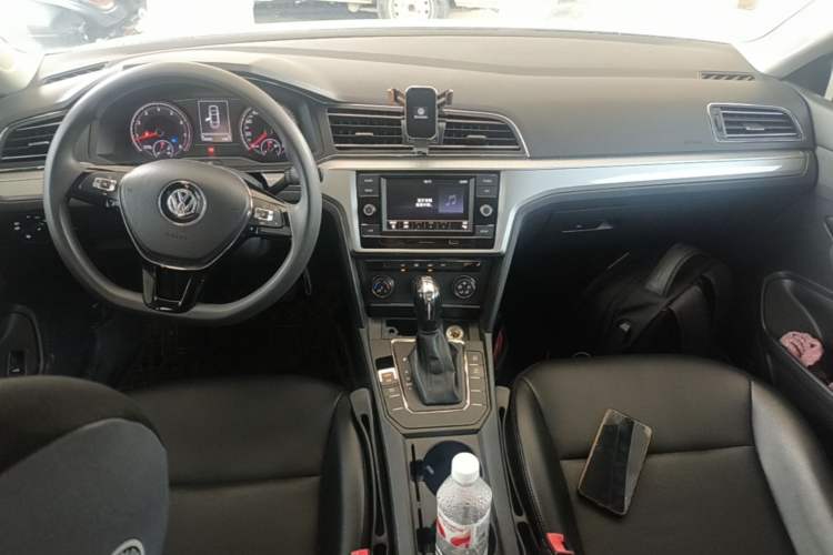 Used Volkswagen Lamando 2019 230TSI DSG Fashion Edition China VI Center Console