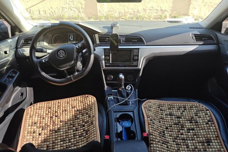 Used Volkswagen Lamando 2019 230TSI DSG Fashion Edition China VI Center Console