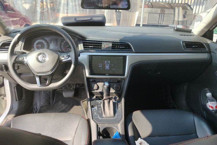Used Volkswagen Lamando 2019 230TSI DSG Fashion Edition China VI Center Console