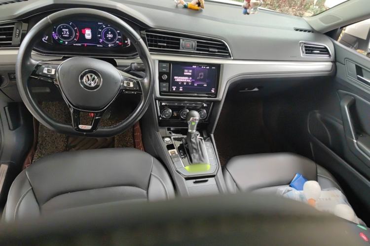Used Volkswagen Lamando 2019 280TSI DSG Comfort Edition China VI standard Center Console