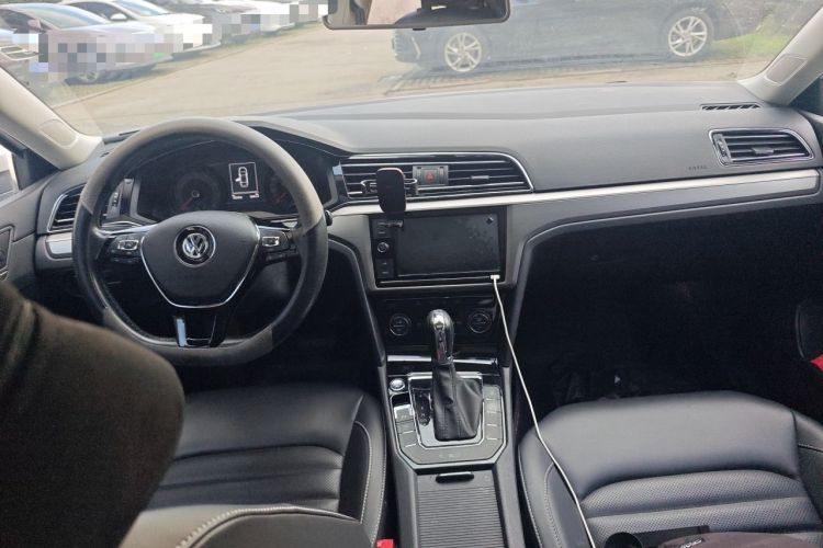 Used Volkswagen Lamando 2019 280TSI DSG Comfort Edition China VI standard Center Console