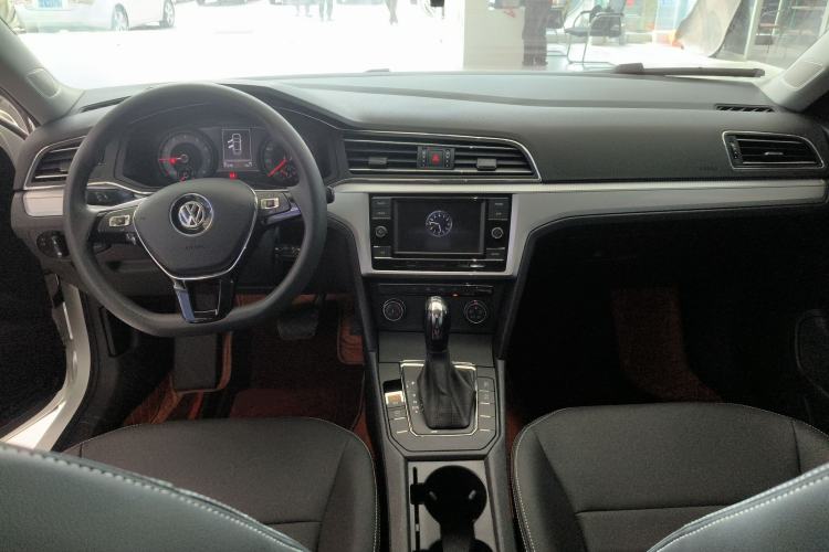Used Volkswagen Lamando 2019 230TSI DSG Fashion Edition China VI Center Console