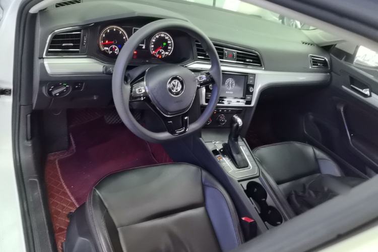 Used Volkswagen Lamando 2019 230TSI DSG Fashion Edition China VI Center Console