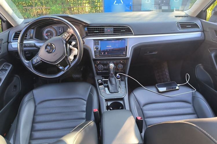 Used Volkswagen Lamando 2019 280TSI DSG Comfort Edition China VI standard Center Console