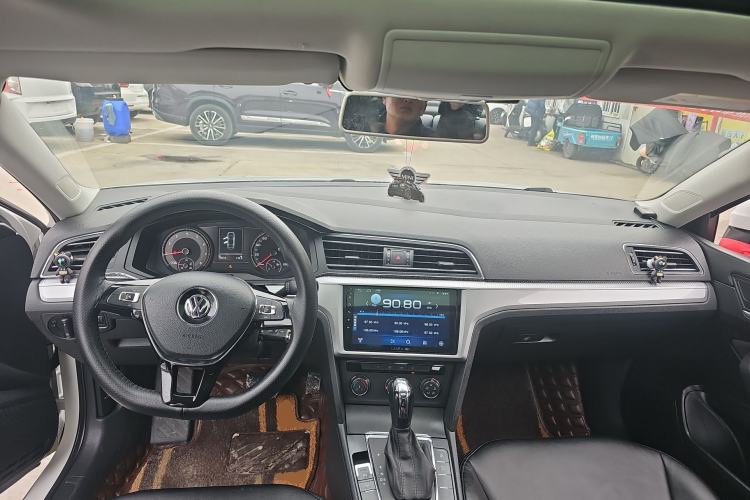 Used Volkswagen Lamando 2019 230TSI DSG Fashion Edition China VI Center Console