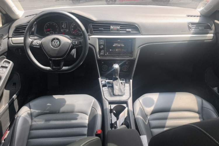 Used Volkswagen Lamando 2019 280TSI DSG Comfort Edition China V Standard Center Console
