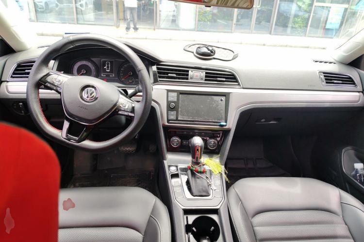 Used Volkswagen Lamando 2019 280TSI DSG Comfort Edition China VI standard Center Console