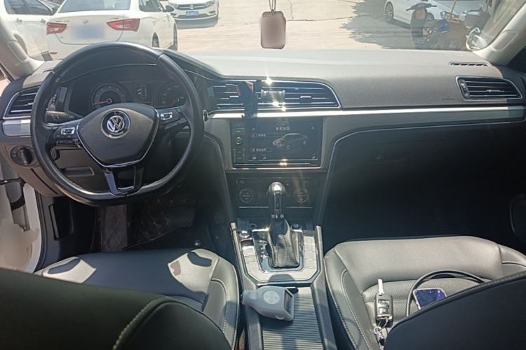 Used Volkswagen Lamando 2019 280TSI DSG Comfort Edition China VI standard Center Console