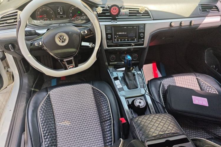 Used Volkswagen Lamando 2019 230TSI DSG Fashion Edition China VI Center Console