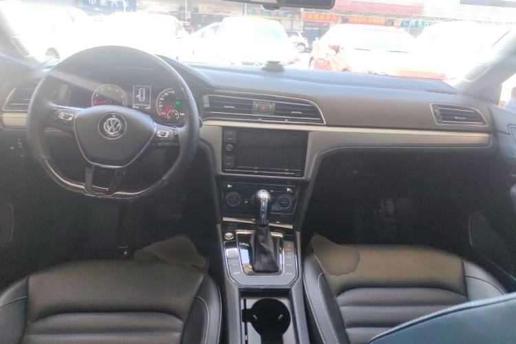 Used Volkswagen Lamando 2019 280TSI DSG Comfort Edition China VI standard Center Console