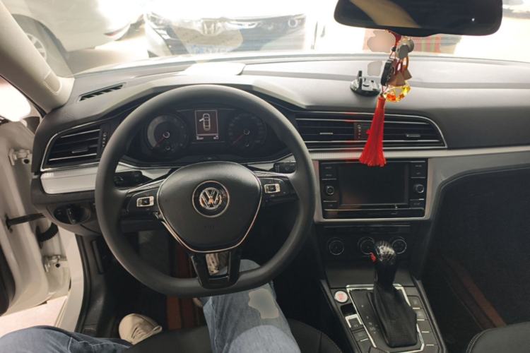 Used Volkswagen Lamando 2019 230TSI DSG Fashion Edition China VI Center Console
