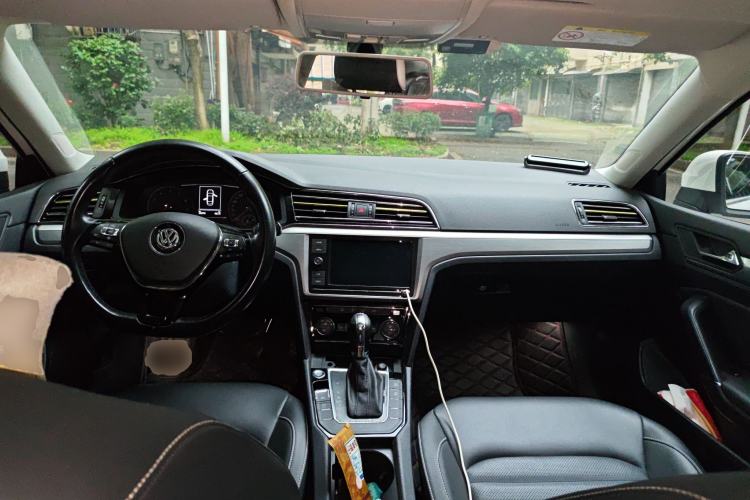 Used Volkswagen Lamando 2019 280TSI DSG Comfort Edition China VI standard Center Console
