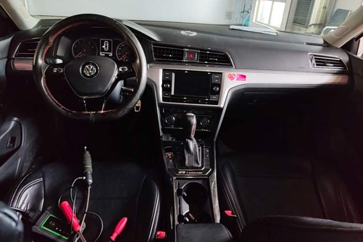 Used Volkswagen Lamando 2019 230TSI DSG Fashion Edition China VI Center Console