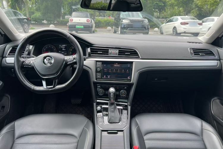 Used Volkswagen Lamando 2019 280TSI DSG Comfort Edition China V Standard Center Console
