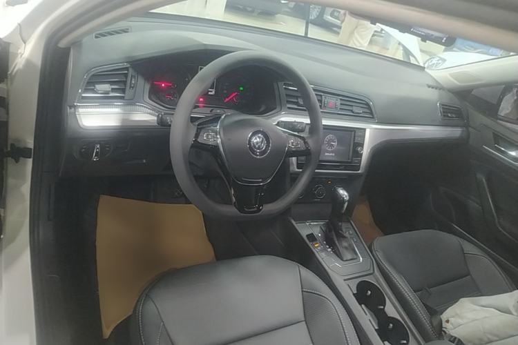 Used Volkswagen Lamando 2019 230TSI DSG Fashion Edition China VI Center Console
