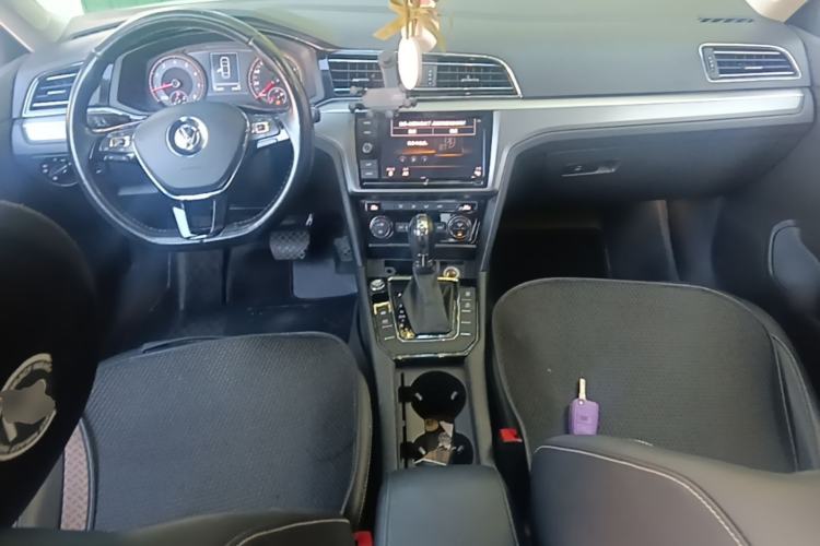 Used Volkswagen Lamando 2019 280TSI DSG Comfort Edition China VI standard Center Console