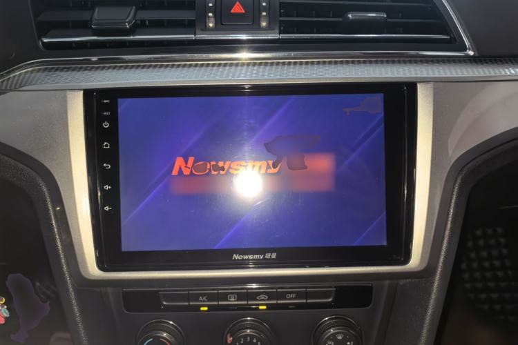 Used Volkswagen Lamando 2019 230TSI DSG Fashion Edition China V Standard Center Console