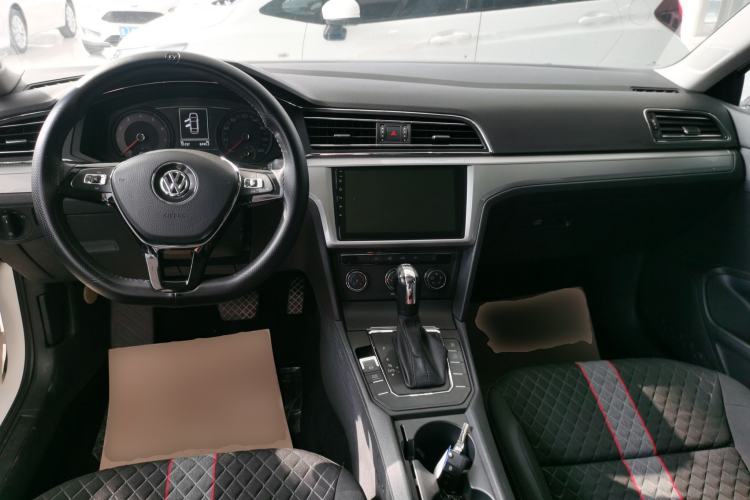Used Volkswagen Lamando 2019 230TSI DSG Fashion Edition China VI Center Console