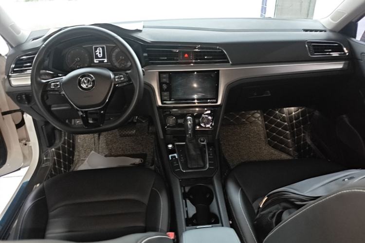 Used Volkswagen Lamando 2019 280TSI DSG Comfort Edition China V Standard Center Console