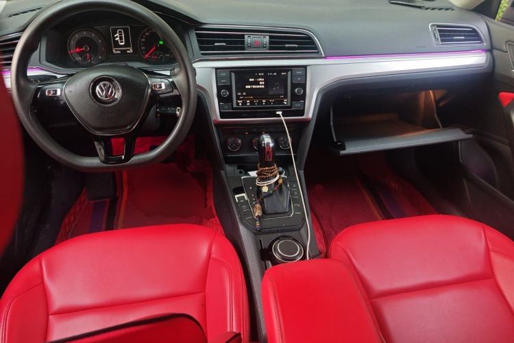 Used Volkswagen Lamando 2019 230TSI DSG Fashion Edition China VI Center Console