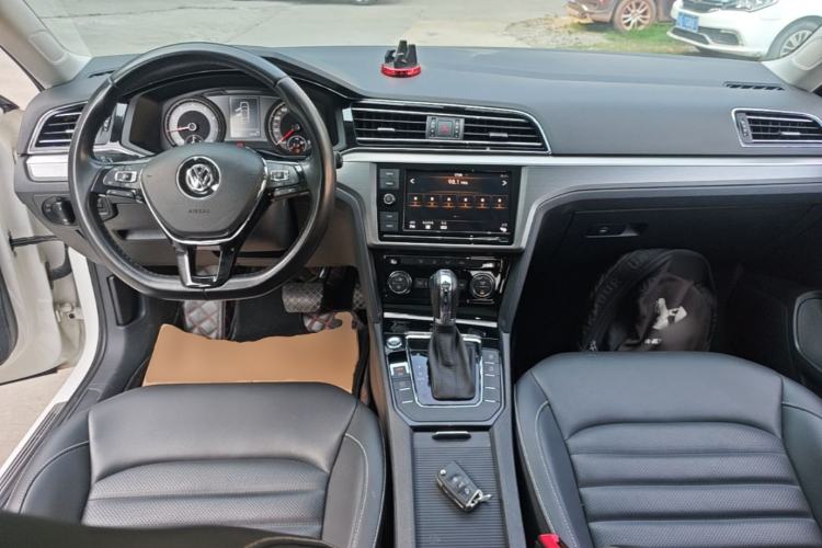 Used Volkswagen Lamando 2019 280TSI DSG Comfort Edition China VI standard Center Console