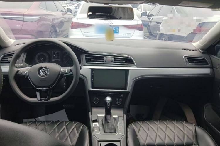 Used Volkswagen Lamando 2019 230TSI DSG Fashion Edition China V Standard Center Console