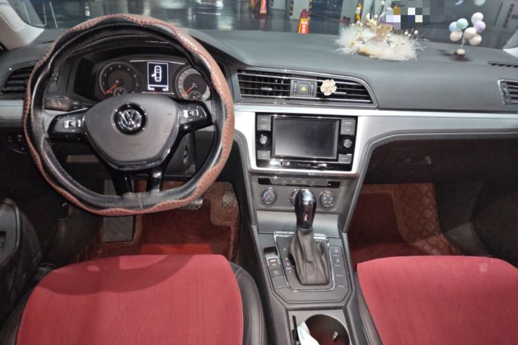 Used Volkswagen Lamando 2019 230TSI DSG Vision Edition China VI Standard Center Console