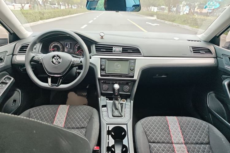Used Volkswagen Lamando 2019 230TSI DSG Fashion Edition China VI Center Console