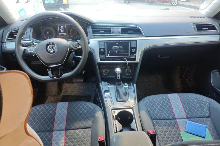 Used Volkswagen Lamando 2019 230TSI DSG Fashion Edition China VI Center Console