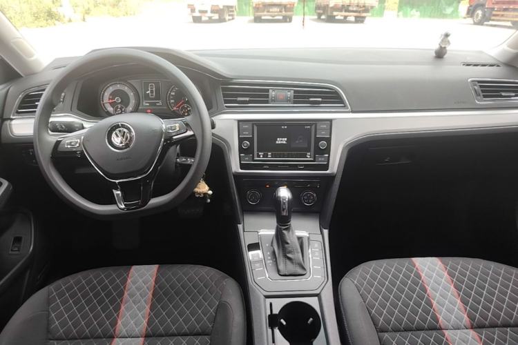 Used Volkswagen Lamando 2019 230TSI DSG Fashion Edition China VI Center Console