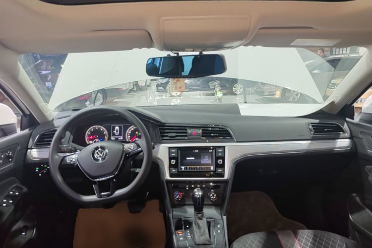 Used Volkswagen Lamando 2019 230TSI DSG Vision Edition China VI Standard Center Console