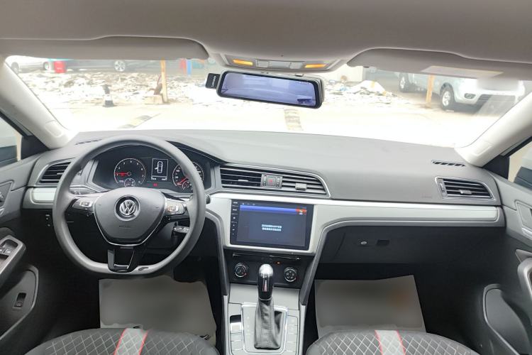 Used Volkswagen Lamando 2019 230TSI DSG Fashion Edition China VI Center Console