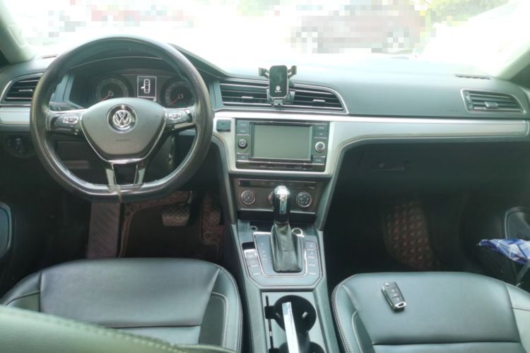 Used Volkswagen Lamando 2019 230TSI DSG Vision Edition China VI Standard Center Console