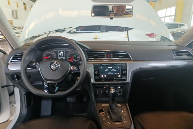 Used Volkswagen Lamando 2019 230TSI DSG Fashion Edition China VI Center Console