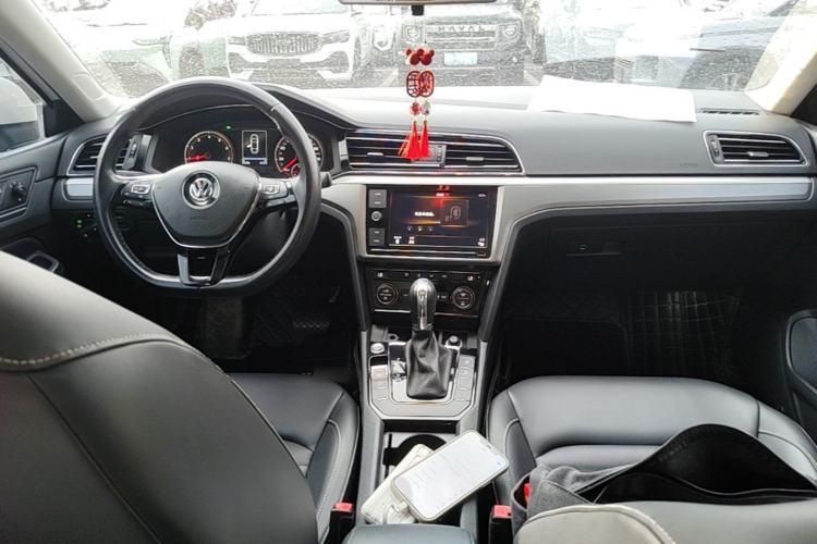 Used Volkswagen Lamando 2019 280TSI DSG Comfort Edition China VI standard Center Console