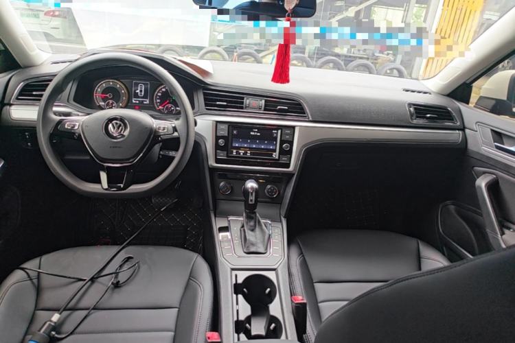 Used Volkswagen Lamando 2019 230TSI DSG Fashion Edition China VI Center Console