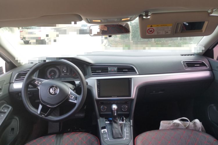 Used Volkswagen Lamando 2019 230TSI DSG Fashion Edition China V Standard Center Console